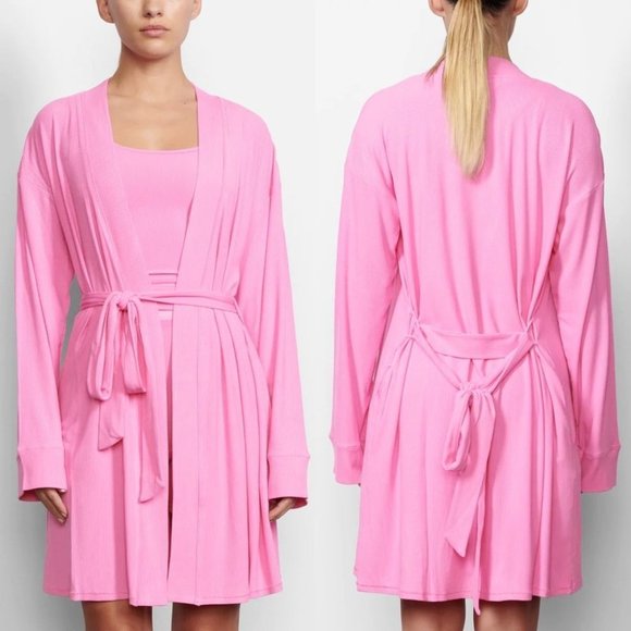 Skims Soft Lounge Robe in Bubble Gum XXS - Picture 1 of 4